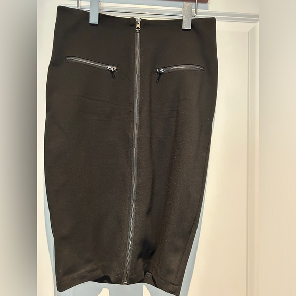 Black Pencil Skirt - Picture 3 of 6